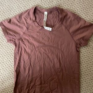 Lululemon Swiftly Tech Women top